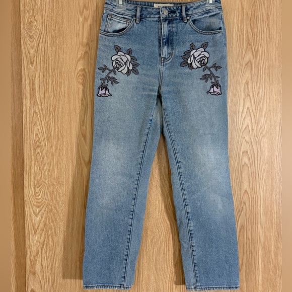 PacSun Denim - PacSun Light Blue High Rise Straight Leg Mom Jeans with Floral Embroidery